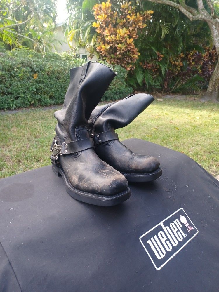 Boots 10.5