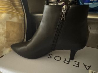 Aerosoles Black Leather Kitten Heel Ankle Boots size 8