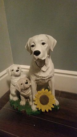 Dogs statue