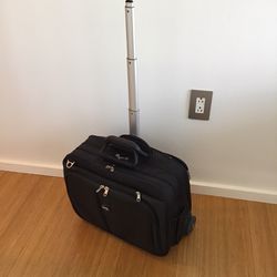Kensington Contour Rolling Laptop Case carry on luggage bag LIKE NEW