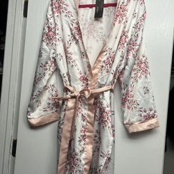 New! Ladies L/XL Satin Robe With Pockets Morgan Lane
