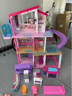 Barbies dream house