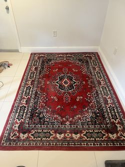 7'2" x 5'3" Traditional Area Rug – Clean, No Stains or Tears