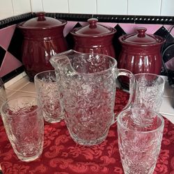 Princess House Fantasia Set de 5 Piezas   Jarra Y 4 vasos 🌼  Se Usaron 1 Sola vez estan  como nuevos 🌼.     Precio Firme. 