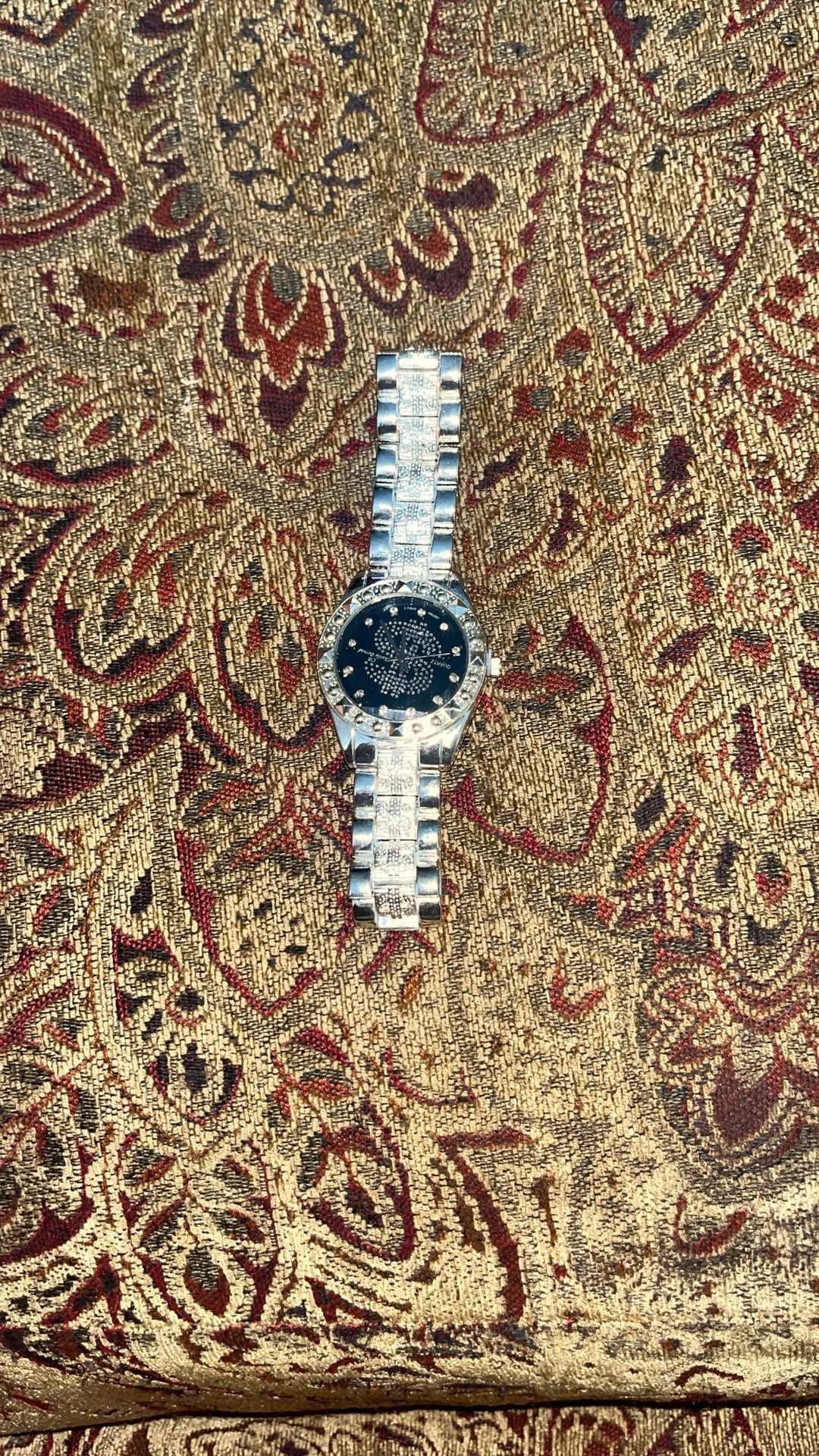 man’s money watch