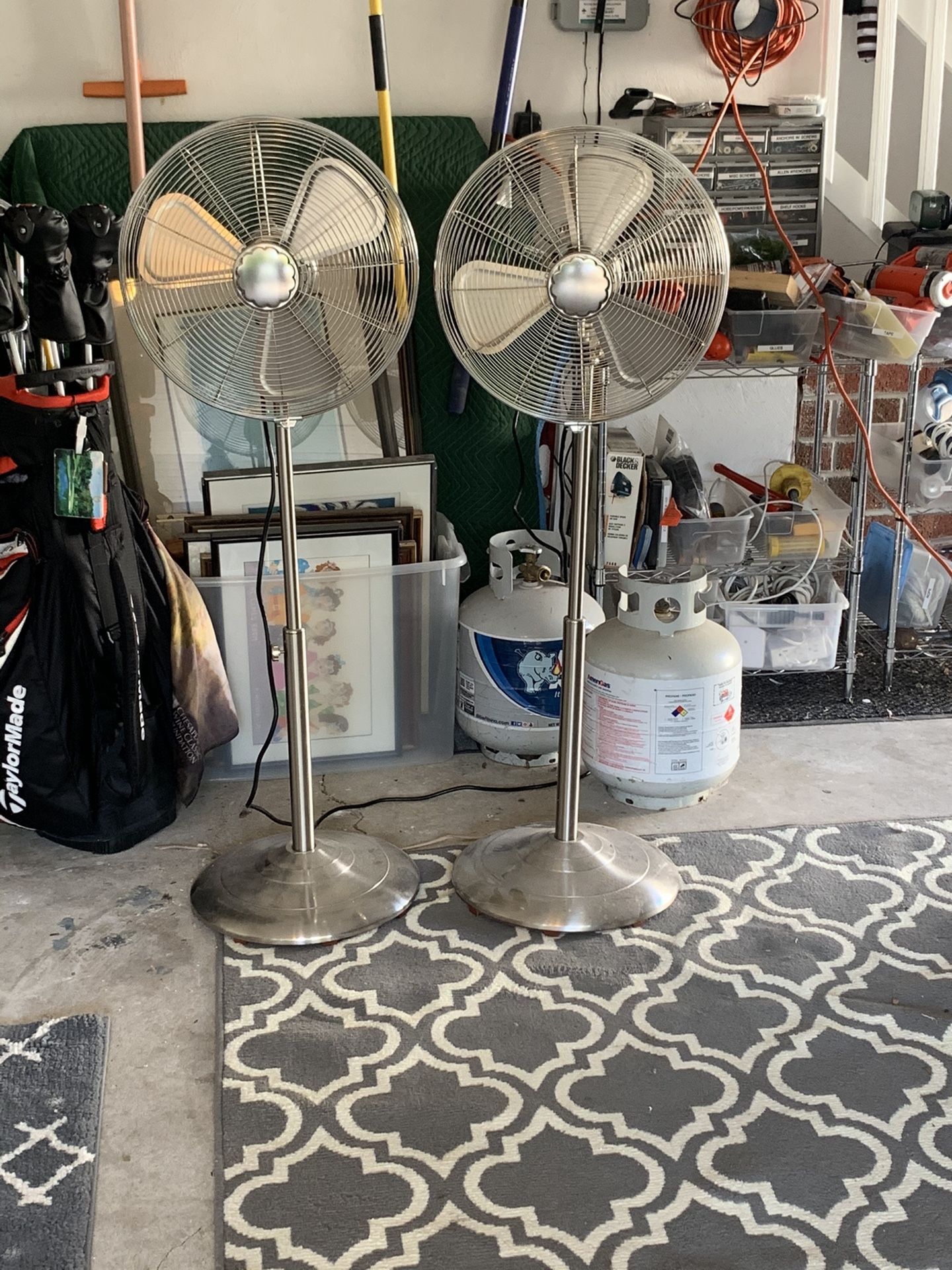 Intertek 16in silver floor fans