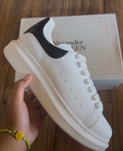 White Alexander mcqueens size 42