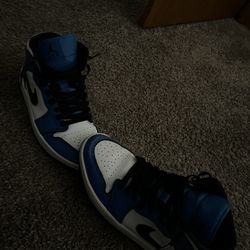 Jordan 1 Midd