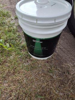 Exterior pure white semi gloss exterior 5 gallon