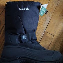  Kamik black snow boots 