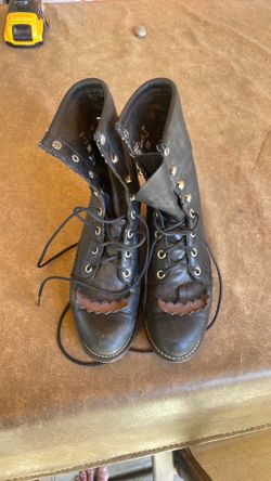 Laredo women’s black leather lace up boots, size 5.5