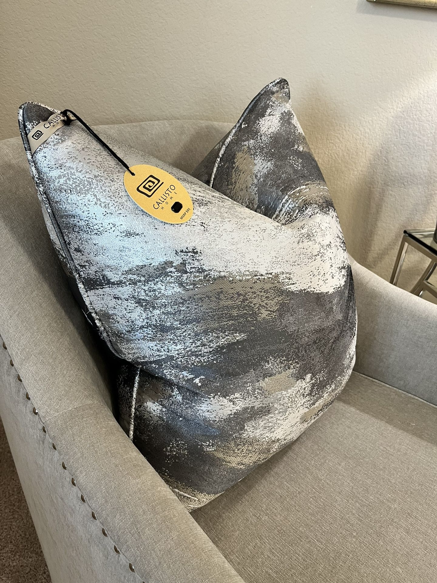 Authentic Hermes Avalon Throw Pillows Grey Color Palette for Sale in  Irwindale, CA - OfferUp