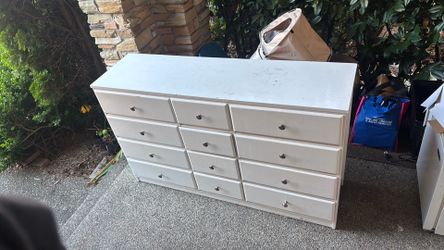 White wood dresser
