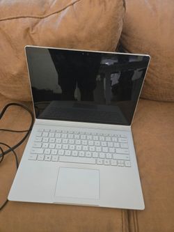 Microsoft Surface Book, 15inch , 8GB RAM, i7 processor