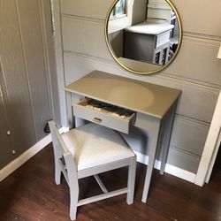 Vanity/Desk