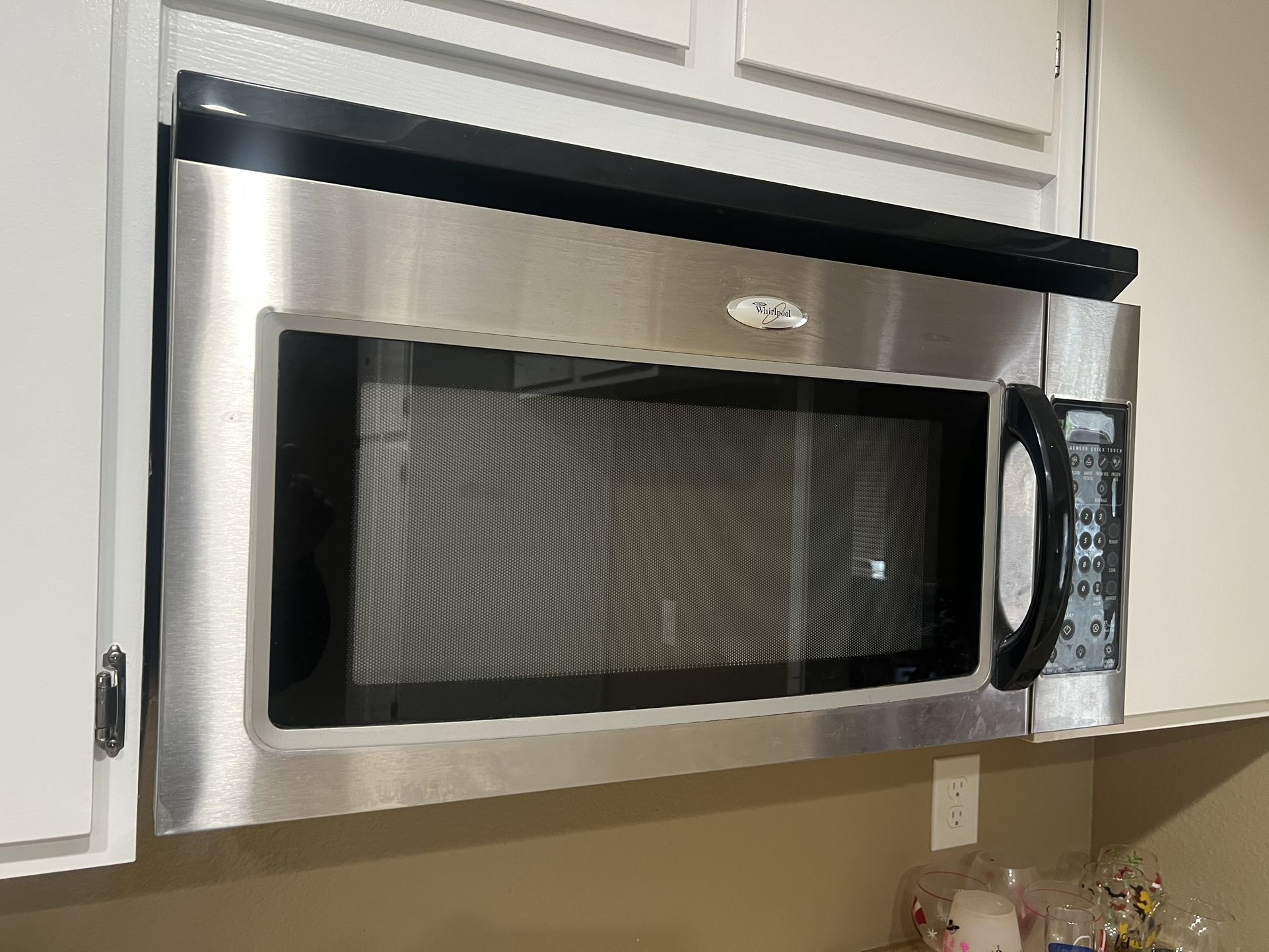 Used. Working Good  microwave. Whirlpool 