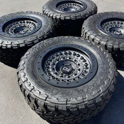 20” Black Rhino Barricade Off-Road Wheels With Toyo MT Tires