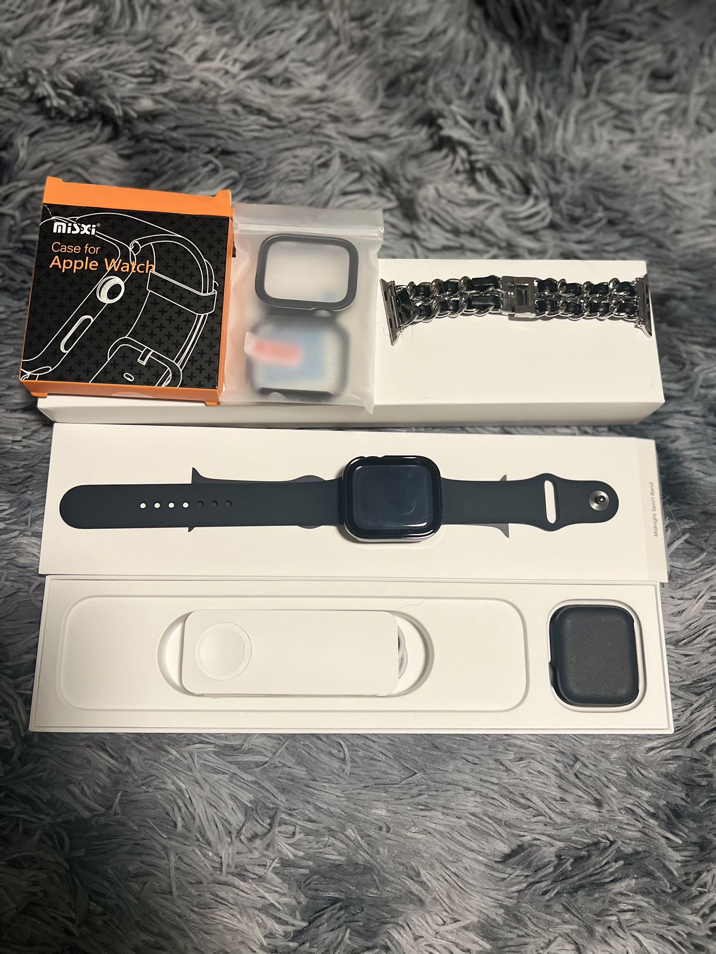 New Apple Watch 7 45MM with Accessories!