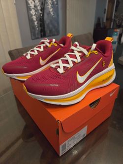 Nike Vomero 18 USC
