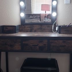 Make Up Vanity With Stool
