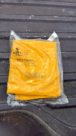 Brand New 3-XL Men’s Rain suit Pants With Hoodie $25.00