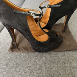 Gucci black suede shoes SZ 37 