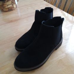 Esprit Black Leather 9M black zipper almost New