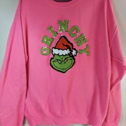 Woman's Christmas Sweater! Must Pick Up
