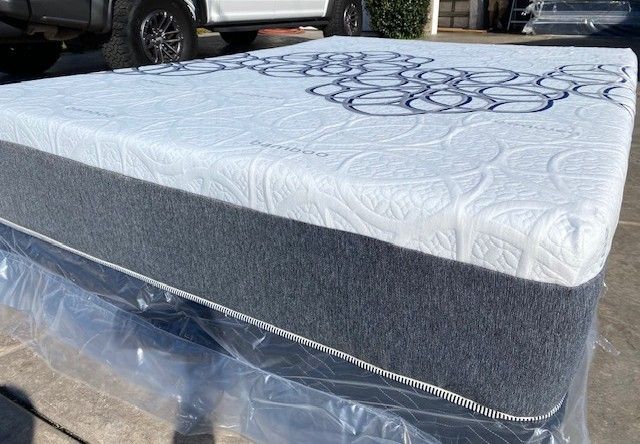 Full Bamboo Cool Gel Memory Foam!!