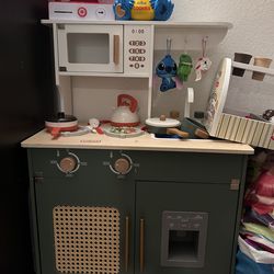 Modern Wooden Kitchen