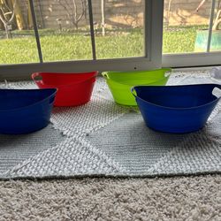 4 Colored Oval Containers
