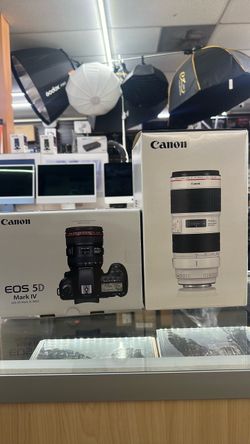 Canon Bundle EOS 5D IV And EF 70-200mm 2.8 III