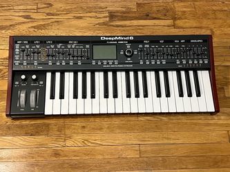 Behringer DeepMind 6 Analog Synthesizer