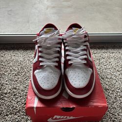 USC DUNKS SIZE 10 50$ 