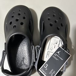 Jordan Clogs Boys Size 3