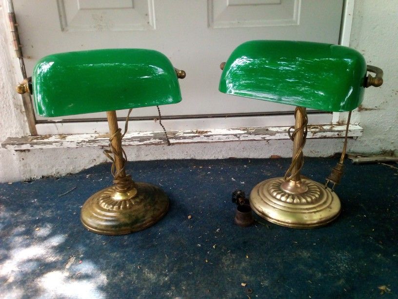 2 Vintage Emerald Green Glass Shade Bankers Desk Lamp Gold/Brass Base Portable