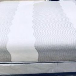 King Size Memory Foam Gel Tempurpedic Médium 11”thick Brand New Box Spring Included We Finance We Deliver 