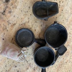 Dollhouse furniture, cast iron pieces for kitchen