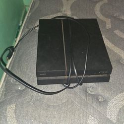 Ps4 With 184 Games On It Pluse 3 Controllers Plus A Duel Controller Charger 
