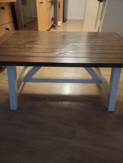 Dinning room table
