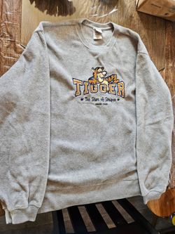 Tigger Sweatshirt XL