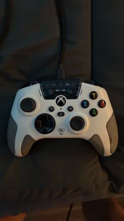 Xbox Turtle Beach Recon Black and White Wired Controller