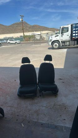 2015-18 Volkswagen Jetta Front Seats Black Cloth
