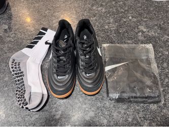 Nike gato fly touch boys bundle  NEW!!!!!!