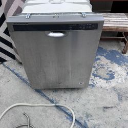 Whirlpool Dishwasher