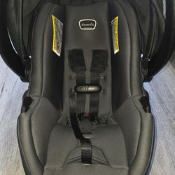 Graco Carseat With 2 Bases 