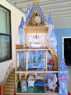 Cinderella Castle for 11inch Dolls, Queen Creek Area
