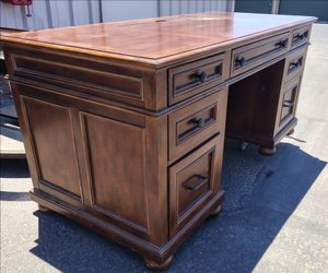 American Heritage Executive Desk