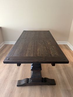 Kitchen Table With 4 Free Chairs