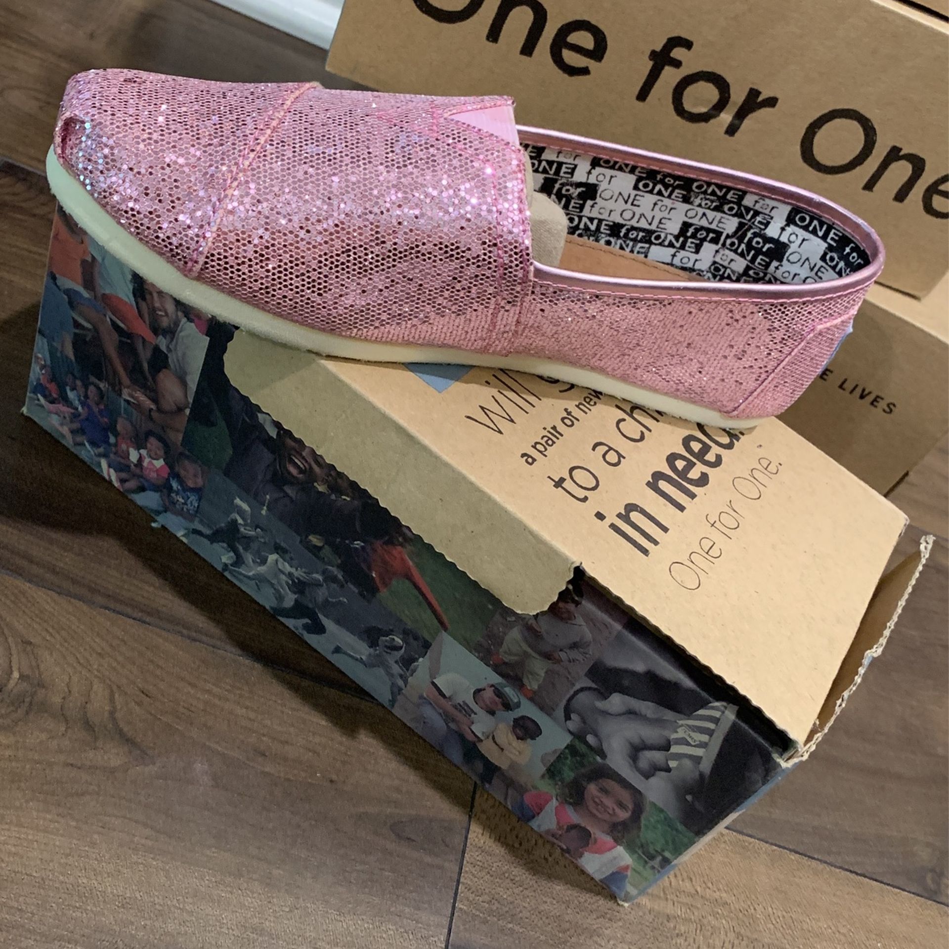 Toms Classic Pink Glitters Size 4